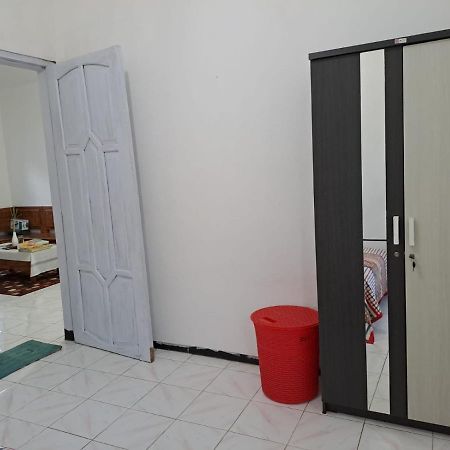 Indo Homestay Malang Ngoại thất bức ảnh