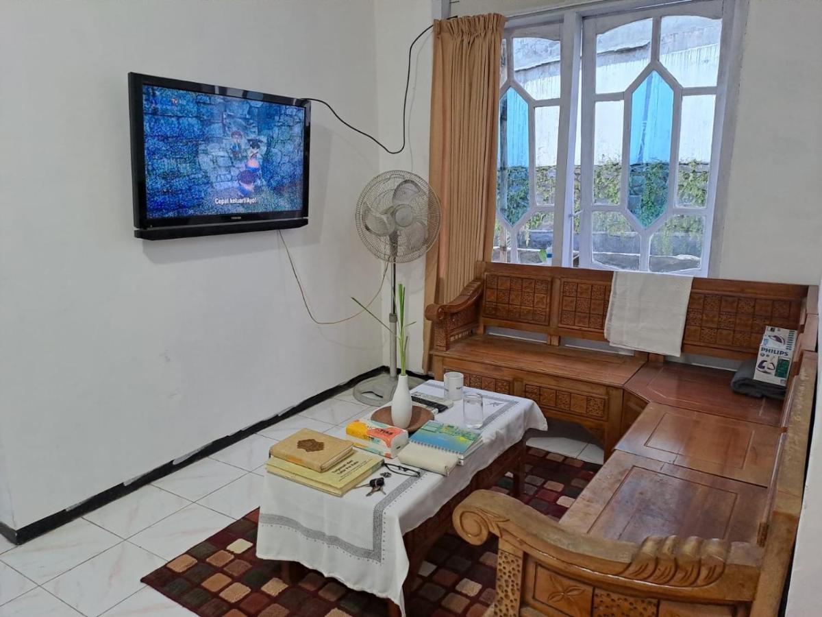Indo Homestay Malang Ngoại thất bức ảnh