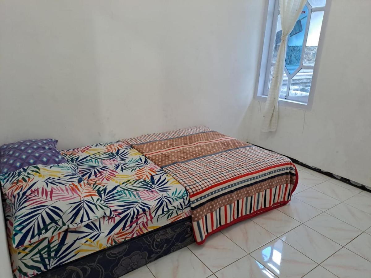 Indo Homestay Malang Ngoại thất bức ảnh